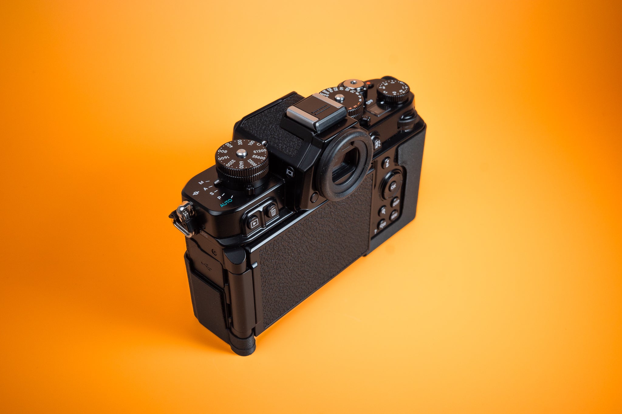 Nikon Zf · Slim Skin Case – Akara Labs